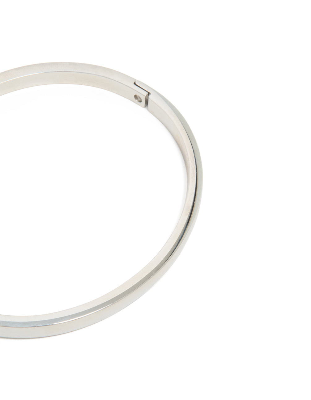 Crafted from waterproof stainless steel smooth hinge bangle in silver with statement design closure detail view