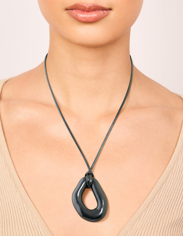 Black Acrylic Open Moltent Pendant Cord Necklace