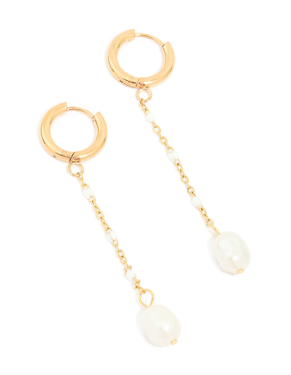 Showcasing waterproof gold plated stainless steel huggie earrings and freshwater pearl chain in white front view