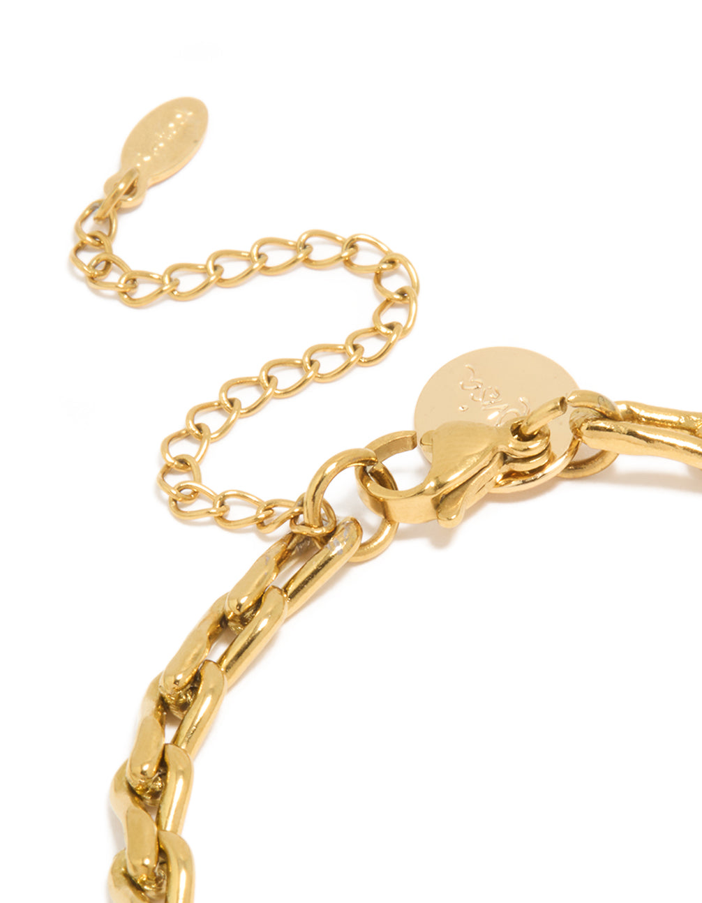 Highlighting the waterproof gold plated stainless steel teardrop chain link bracelet closure detail view