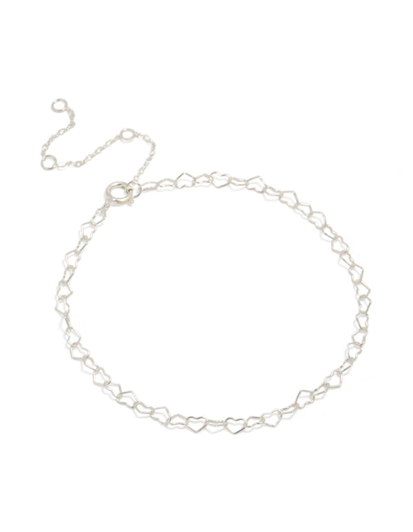 Crafted from sterling silver, this heart link bracelet features a delicate front view
