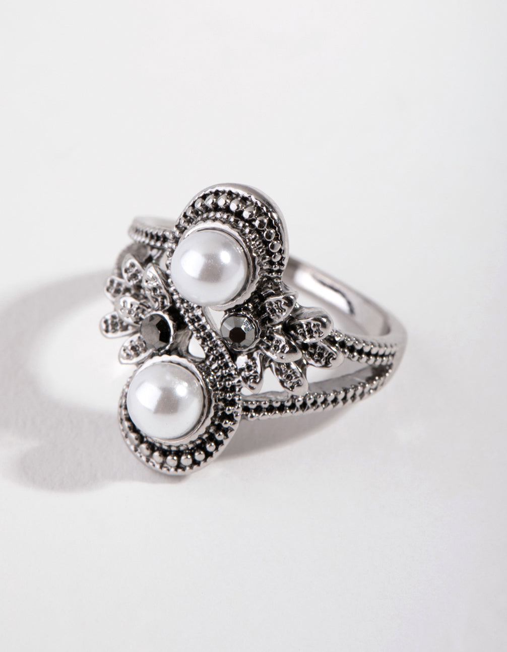 Black Antique Silver Pearly Flower RIng