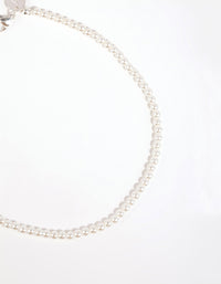 Silver Small Pearl Choker - link has visual effect only