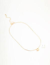 Gold Open Circle Necklace & Pearl Stud Earrings - link has visual effect only