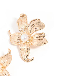 Gold Pearl Textured Flower Stud Earrings - link has visual effect only