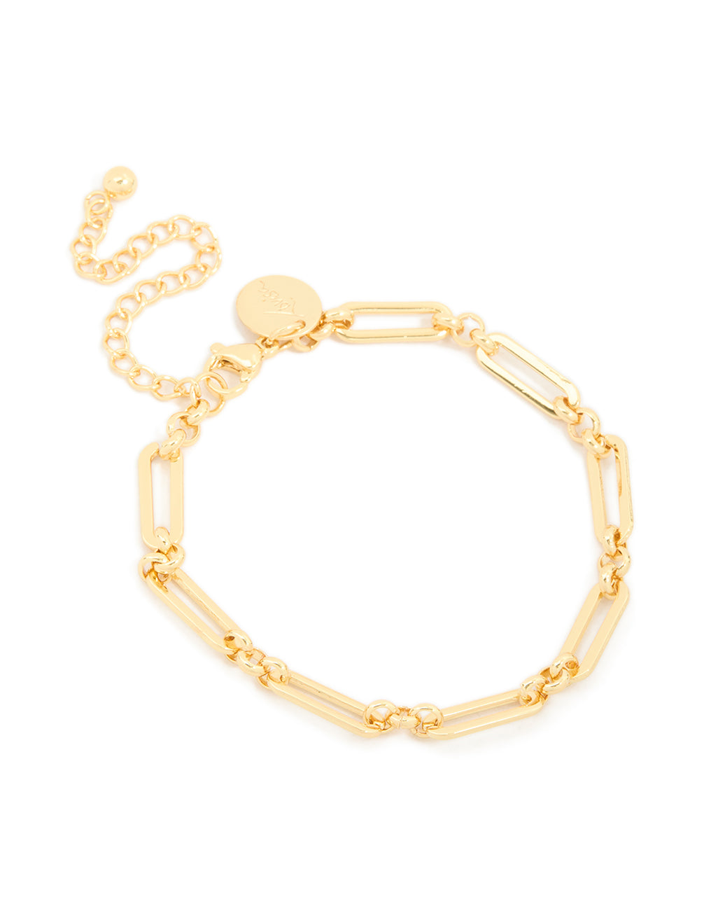 Featuring a waterproof gold plated stainless steel open oval link bracelet front view