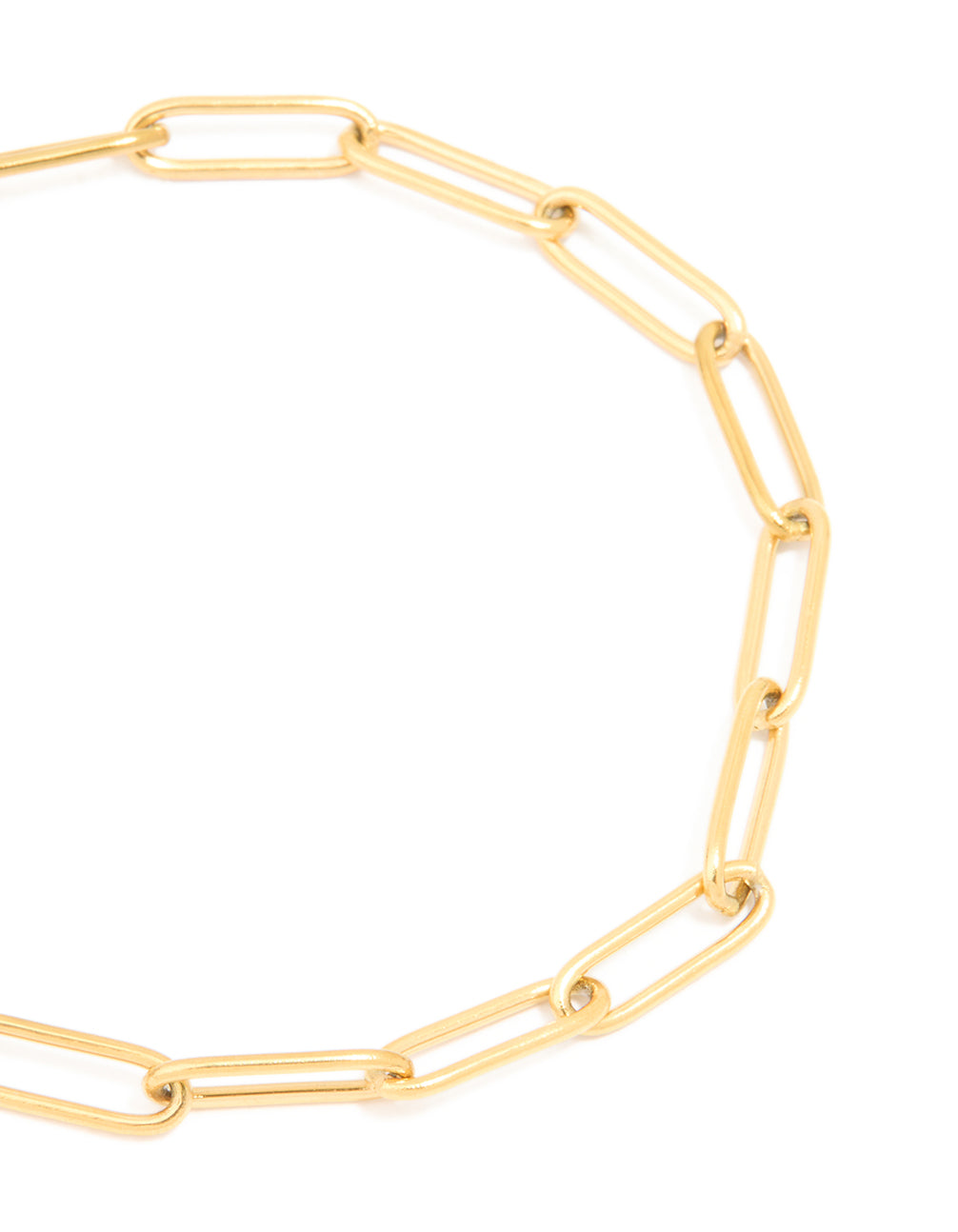 Highlighting the waterproof gold plated stainless steel open oval link chain bracelet close up view
