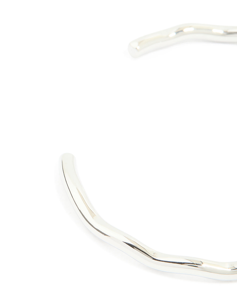 A waterproof stainless steel mini wave wrist cuff in silver closure detail view