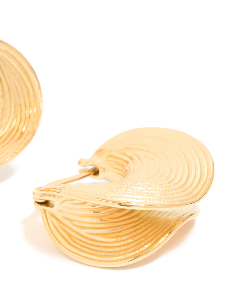 Highlighting waterproof gold plated stainless steel etched chunky hoop earrings in gold post detail view