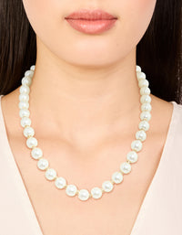 Gold Plated Diamante & Pearl Necklace - link has visual effect only